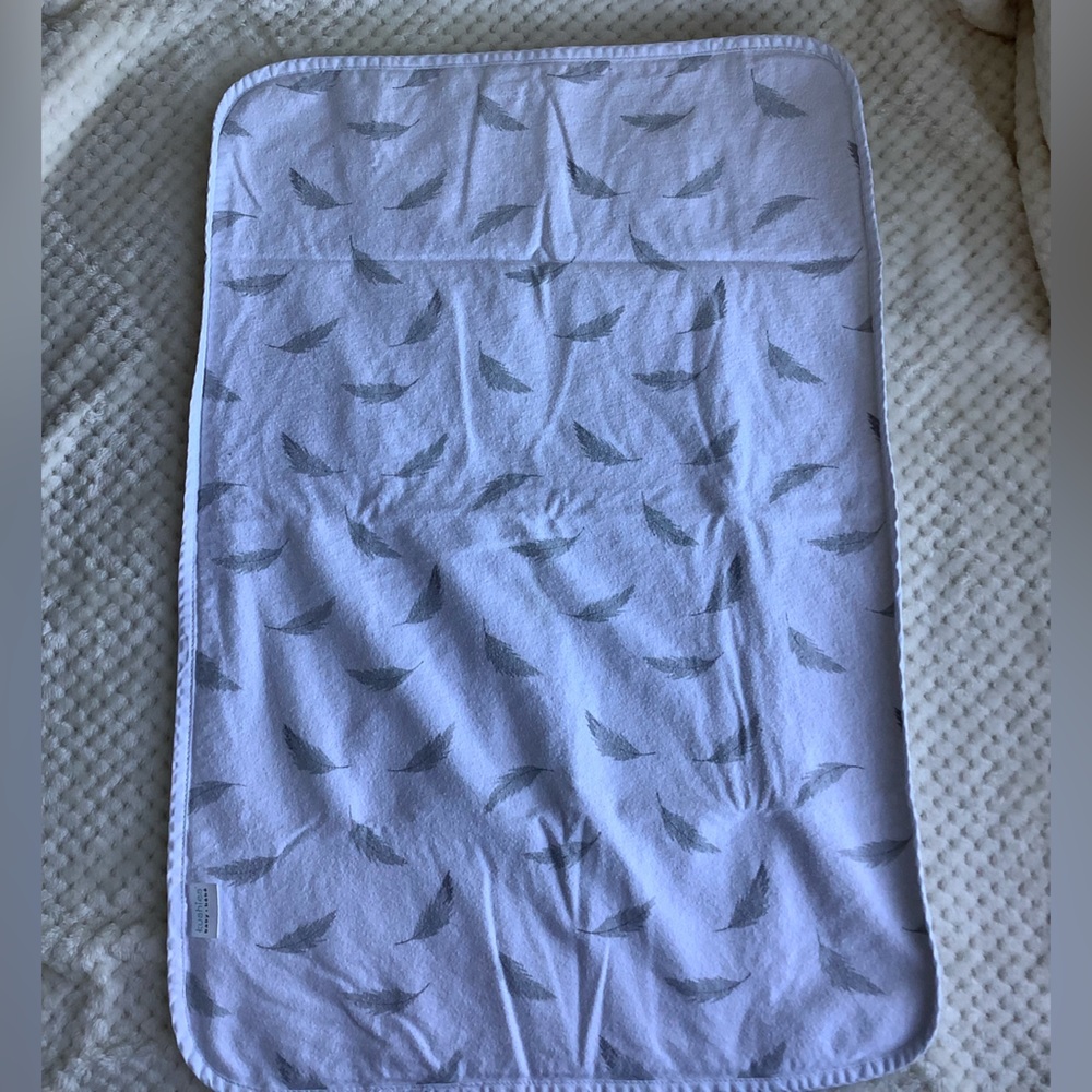 Kushies Flat Changing Pad With Grey Feather Pattern